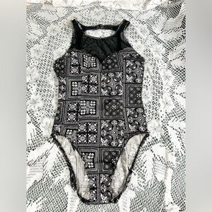 LE Cove mesh neck one piece swimsuit